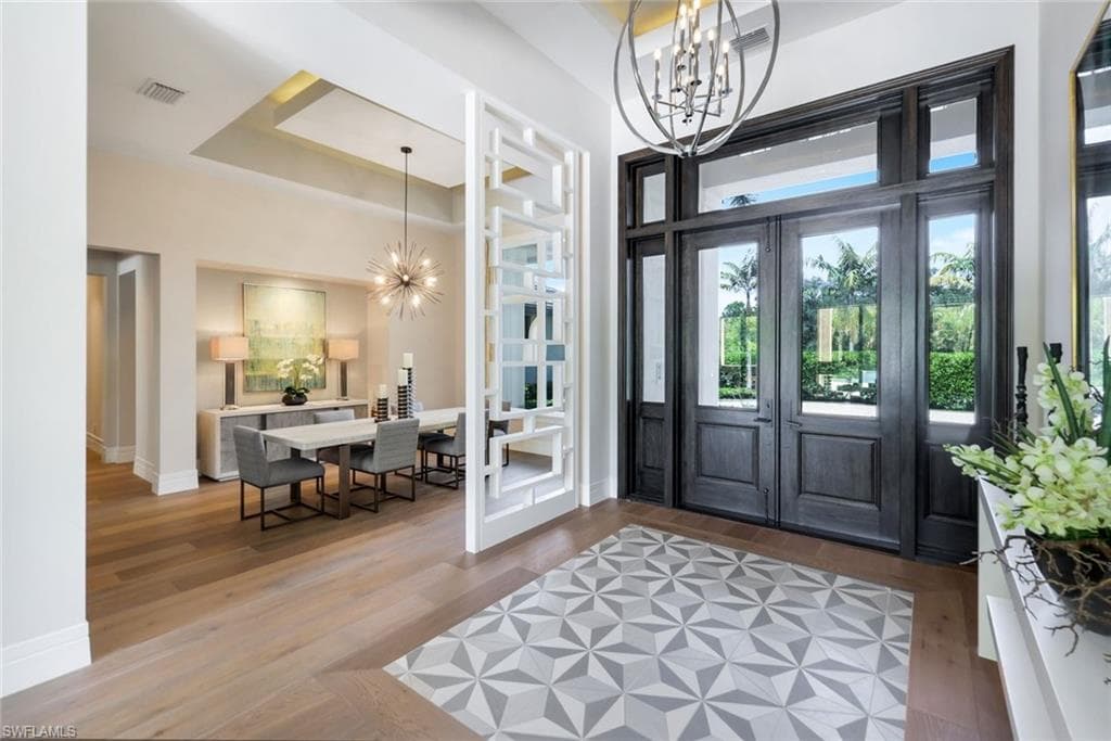 112 Hickory Rd, Naples, FL 34108-9