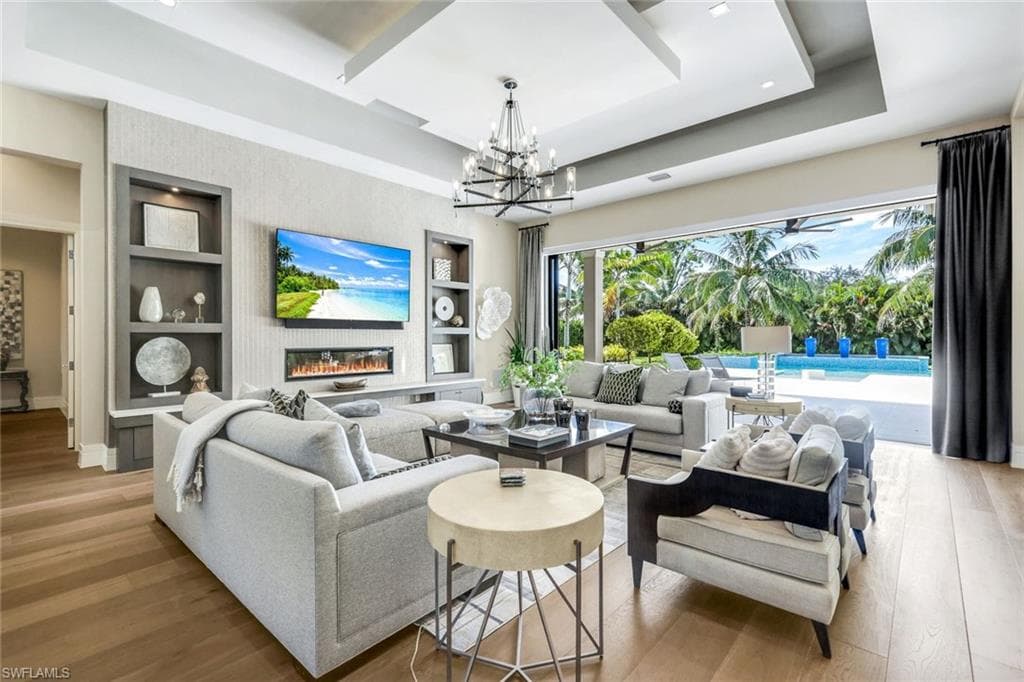 112 Hickory Rd, Naples, FL 34108-10