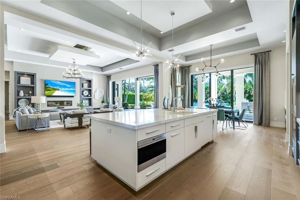 112 Hickory Rd, Naples, FL 34108-16