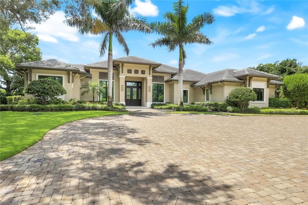 112 Hickory Rd, Naples, FL 34108-1