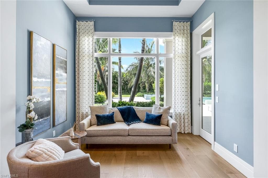 112 Hickory Rd, Naples, FL 34108-26