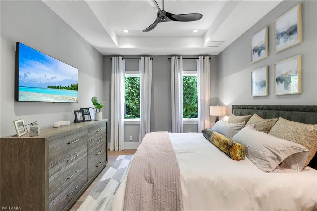 112 Hickory Rd, Naples, FL 34108-28