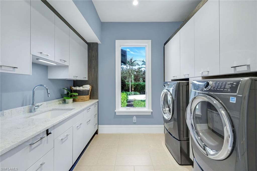 112 Hickory Rd, Naples, FL 34108-36