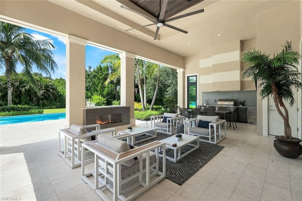112 Hickory Rd, Naples, FL 34108-39