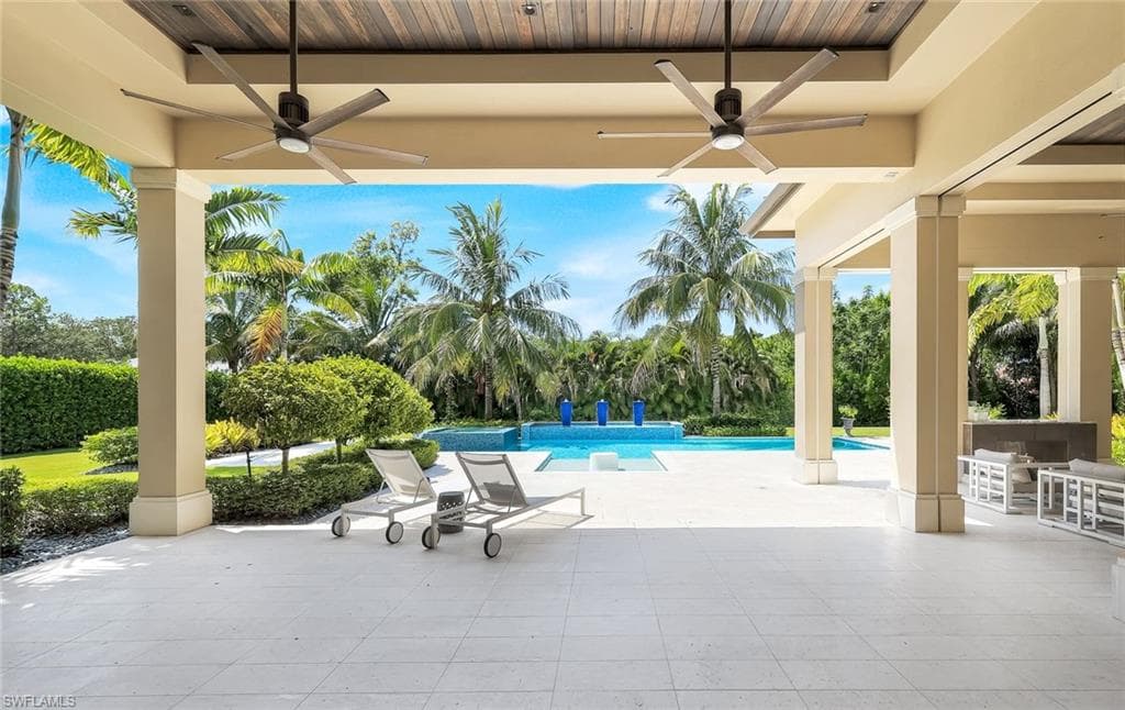 112 Hickory Rd, Naples, FL 34108-40