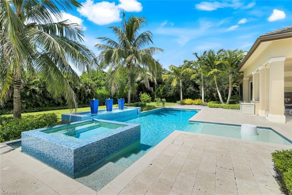 112 Hickory Rd, Naples, FL 34108-41