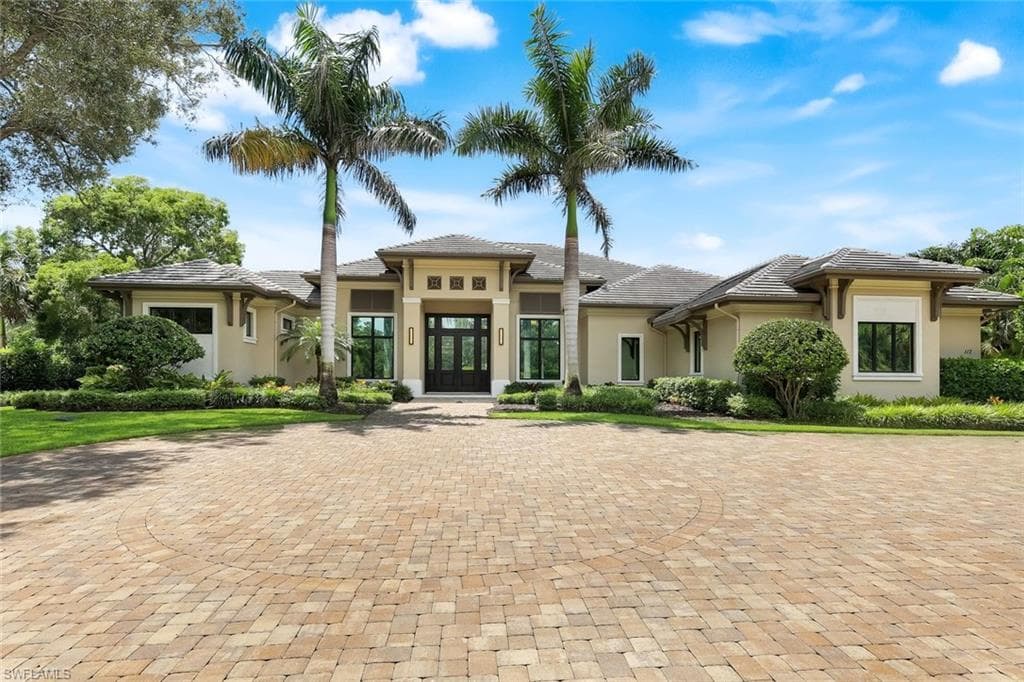 112 Hickory Rd, Naples, FL 34108-49