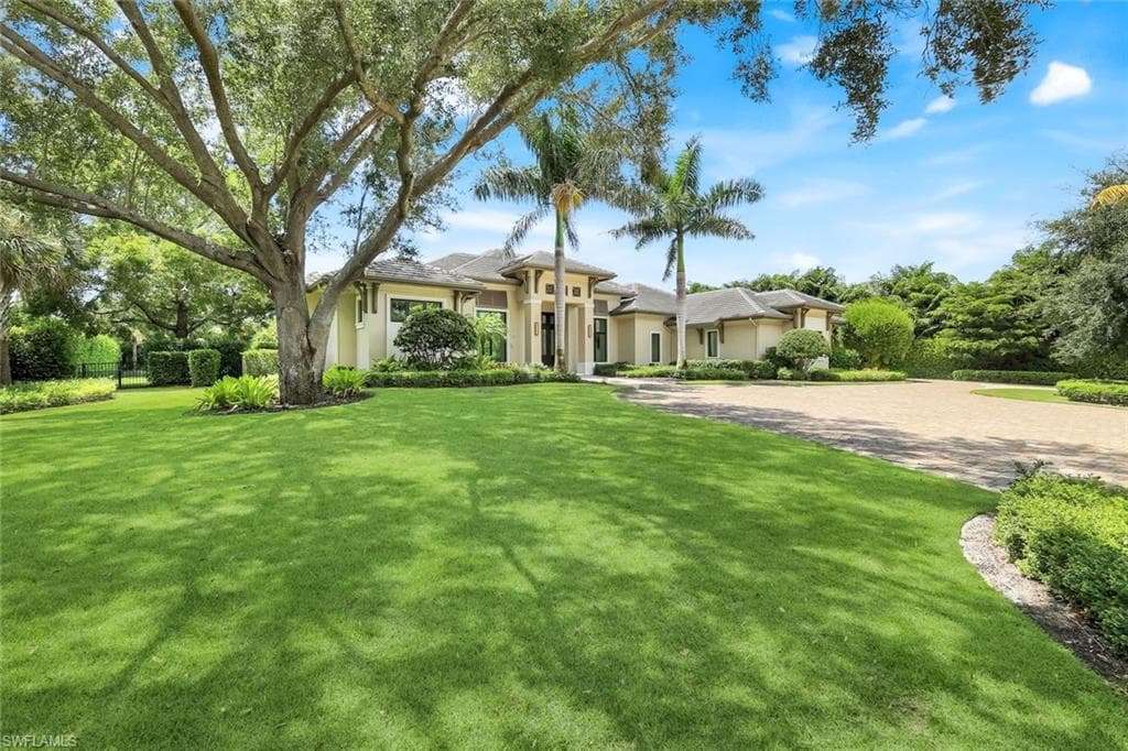 112 Hickory Rd, Naples, FL 34108-6
