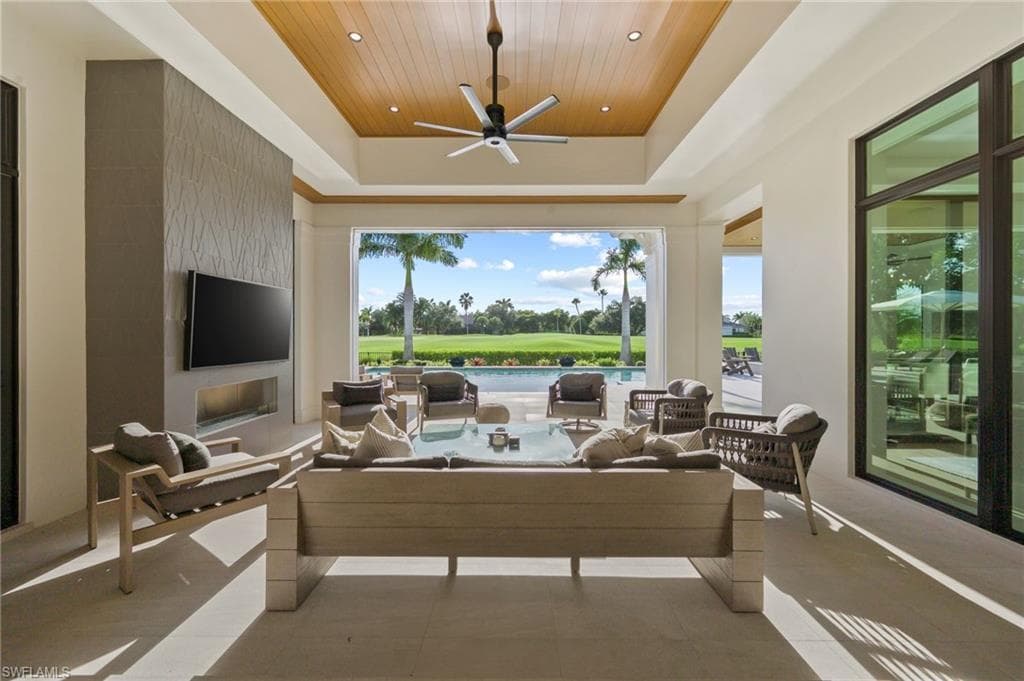 6253 Highcroft Dr, Naples, FL 34119-34