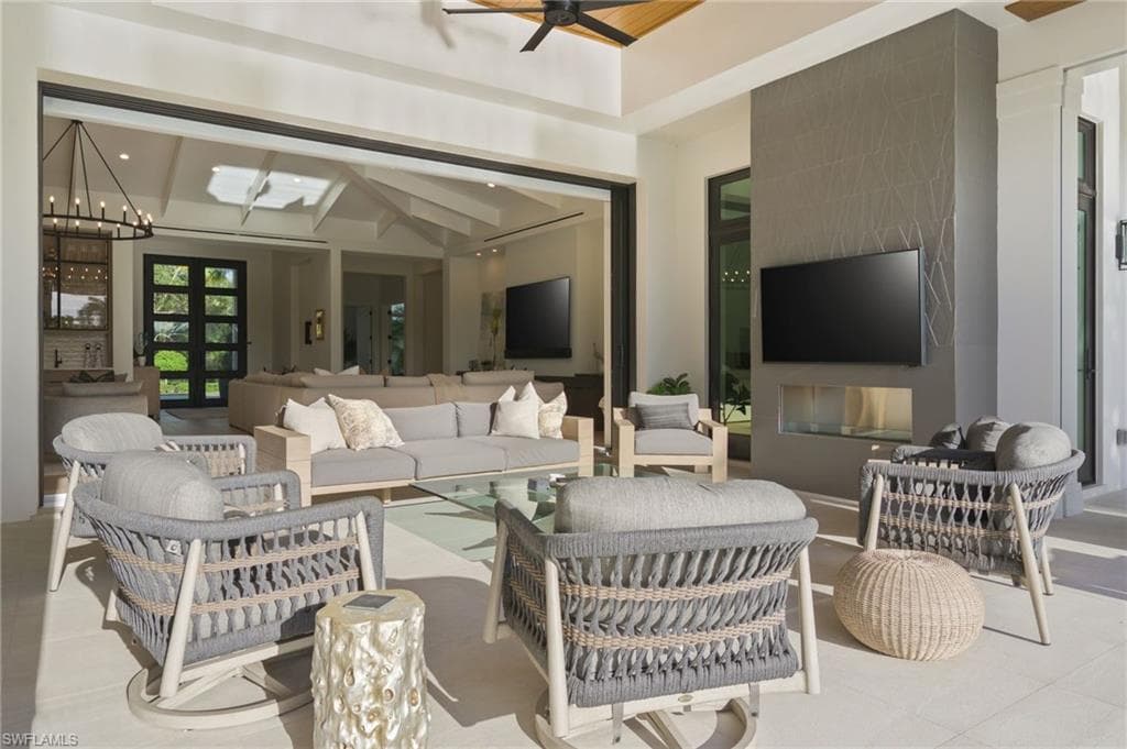 6253 Highcroft Dr, Naples, FL 34119-35