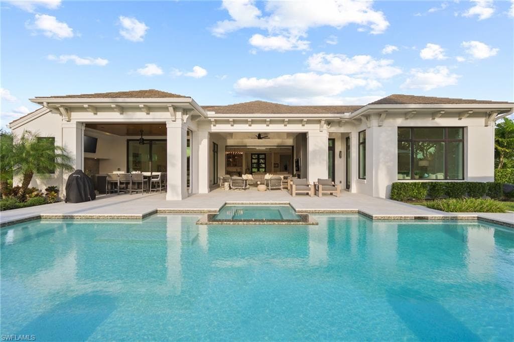 6253 Highcroft Dr, Naples, FL 34119-39