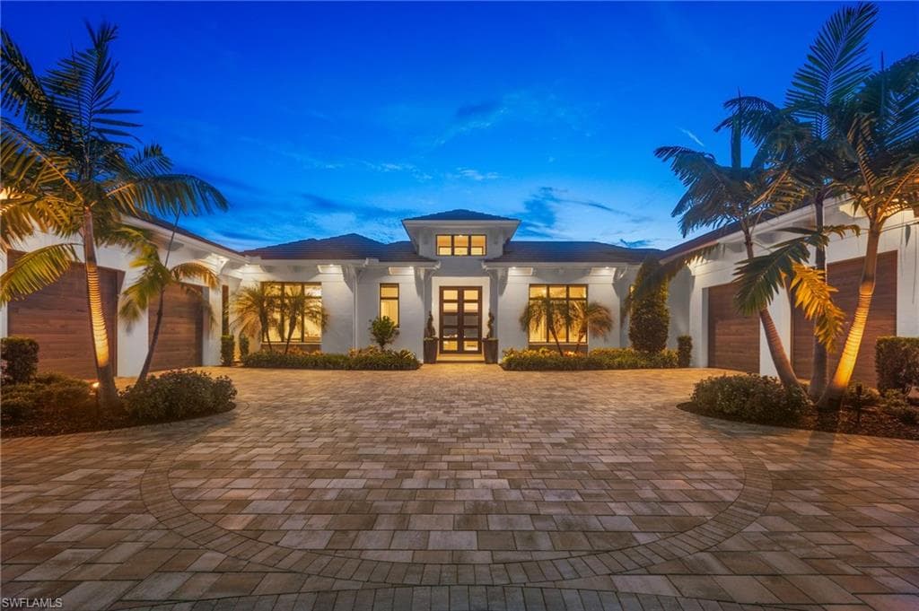 6253 Highcroft Dr, Naples, FL 34119-4