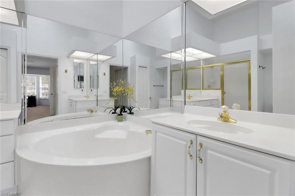 6180 Reserve Cir 203, Naples, FL 34119-14