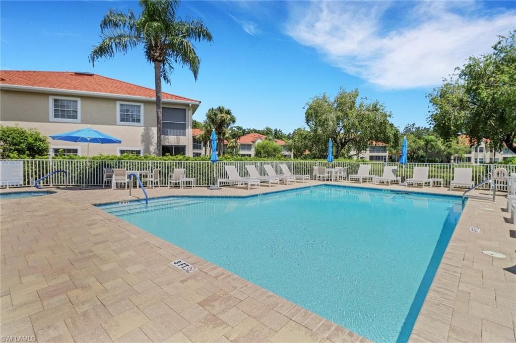 6180 Reserve Cir 203, Naples, FL 34119-27