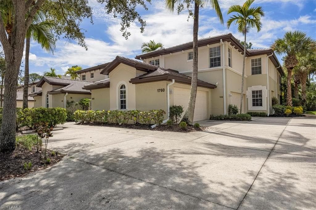 1760 Tarpon Bay Dr S 102, Naples, FL 34119-1
