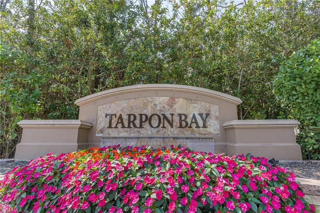 1760 Tarpon Bay Dr S 102, Naples, FL 34119-26