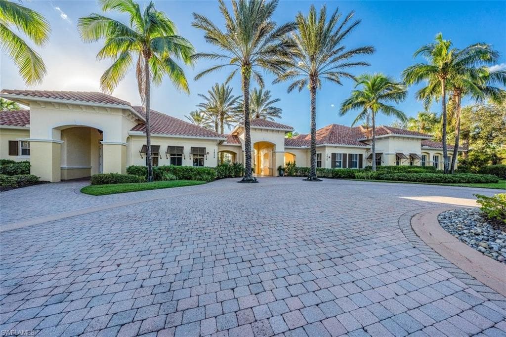 1760 Tarpon Bay Dr S 102, Naples, FL 34119-27