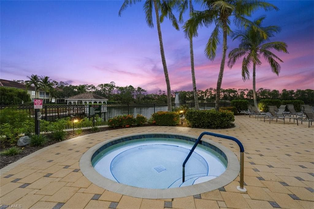 1760 Tarpon Bay Dr S 102, Naples, FL 34119-40