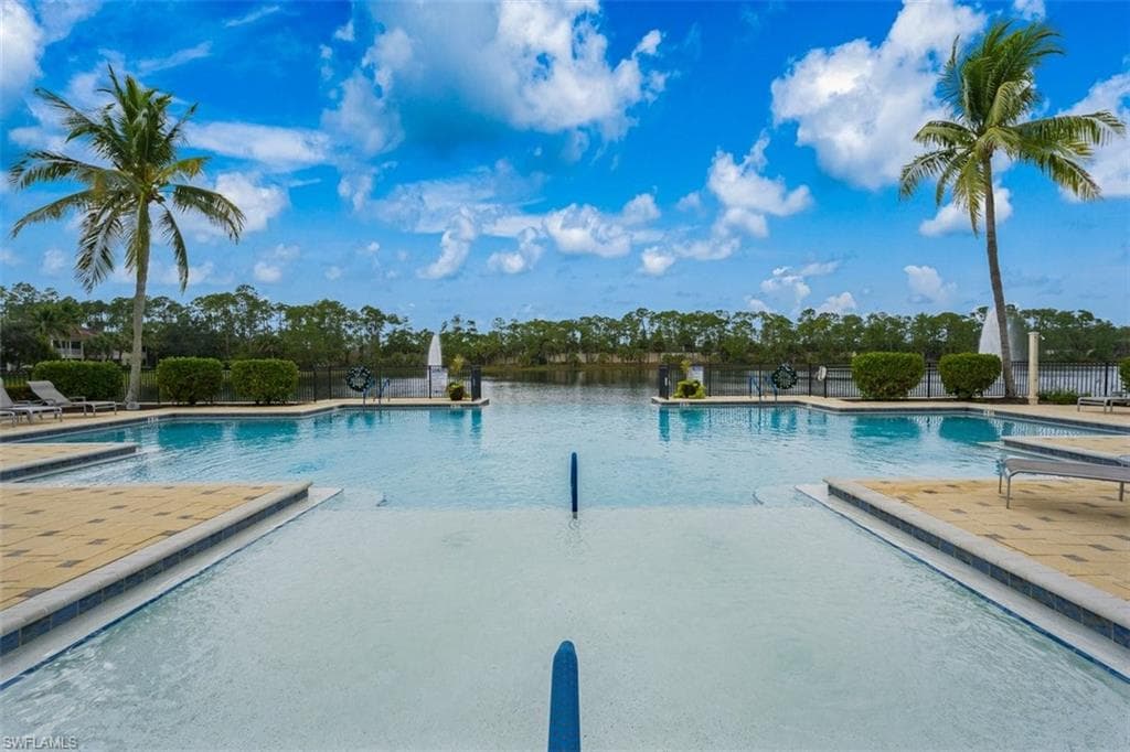 1760 Tarpon Bay Dr S 102, Naples, FL 34119-43