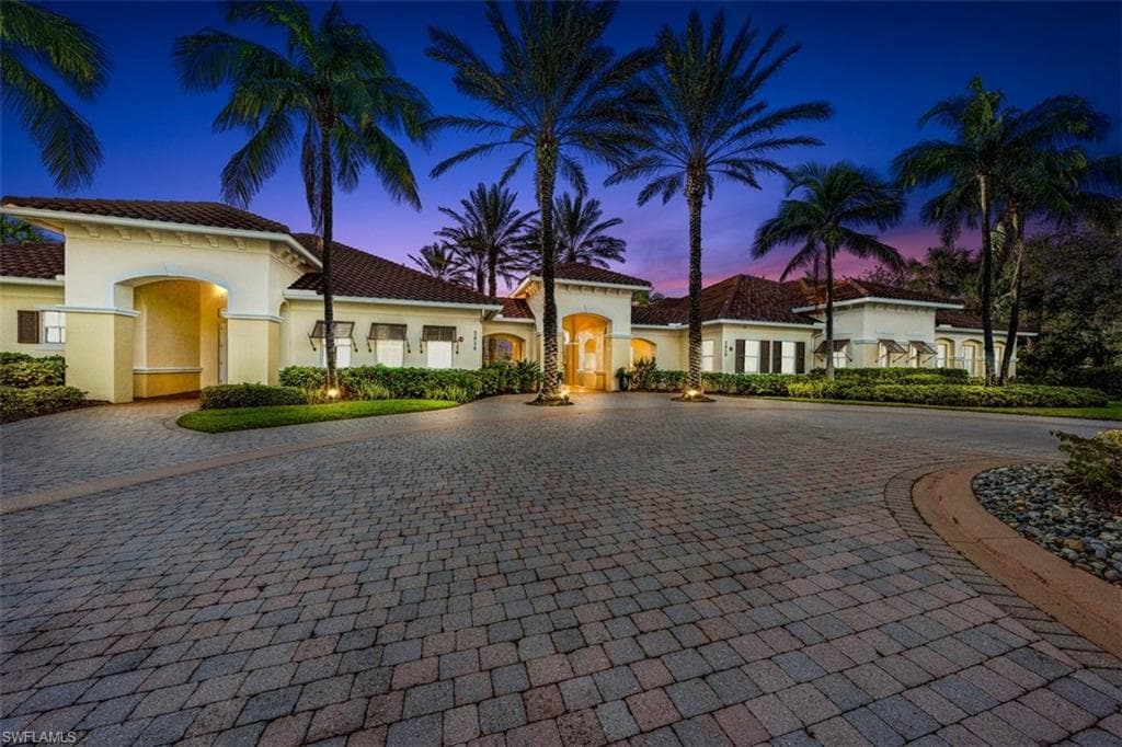 1760 Tarpon Bay Dr S 102, Naples, FL 34119-44