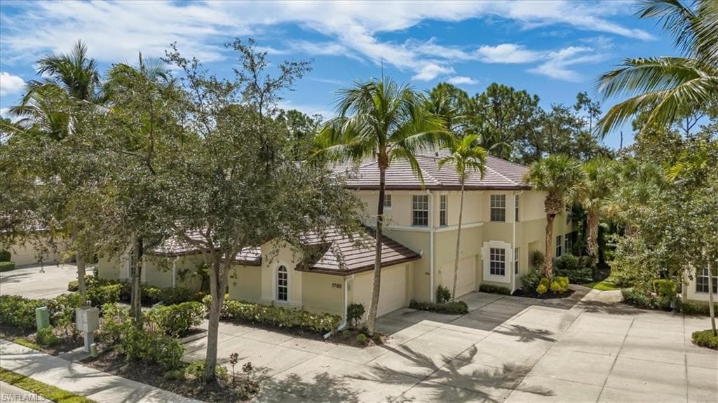 1760 Tarpon Bay Dr S 102, Naples, FL 34119-4