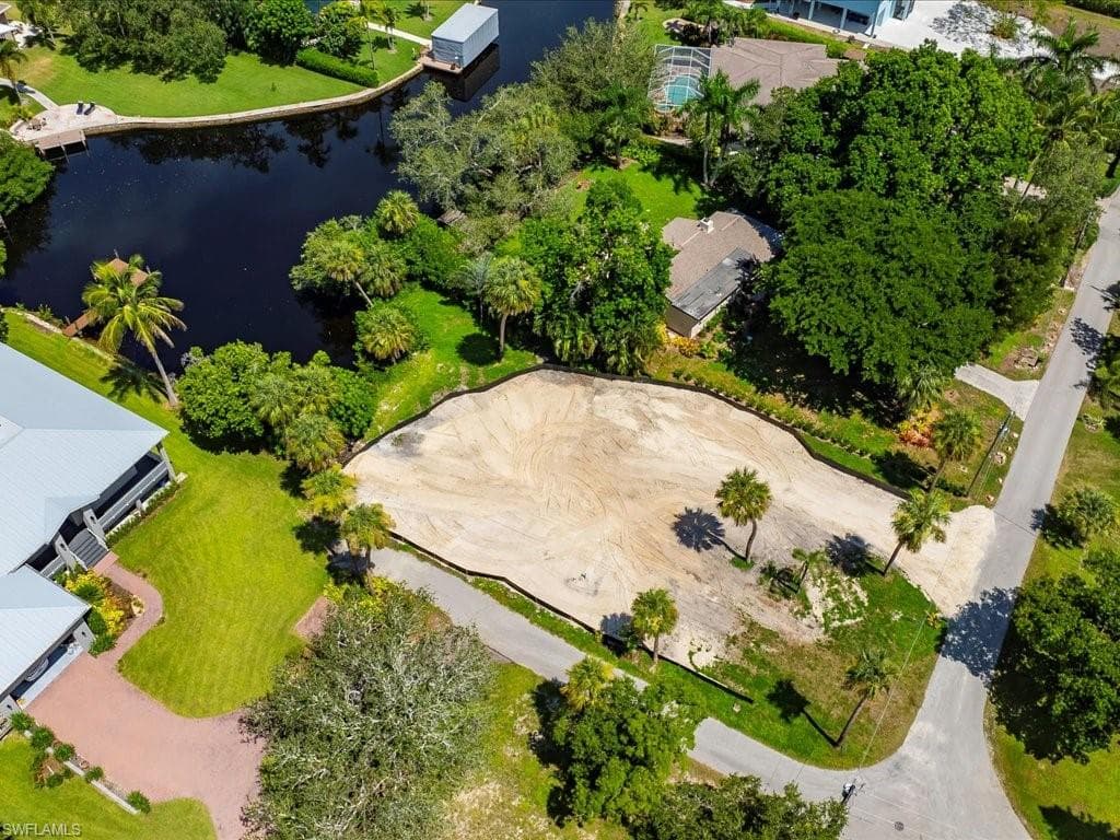 27207 Rio Vista Cir, Bonita Springs, FL 34135-3