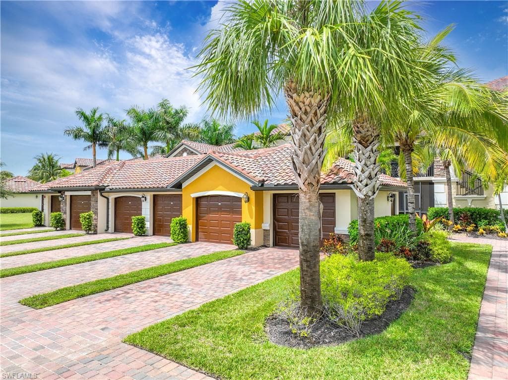 9517 Avellino Way 2215, Naples, FL 34113-21