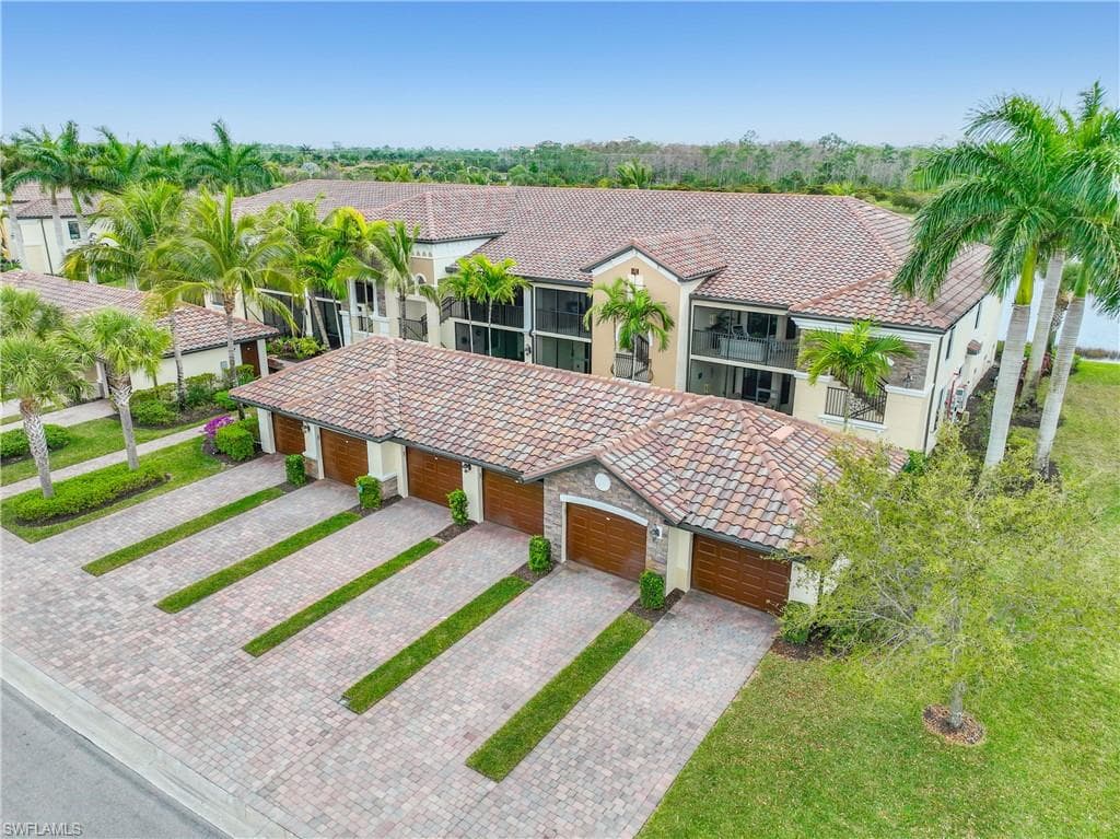 9517 Avellino Way 2215, Naples, FL 34113-25
