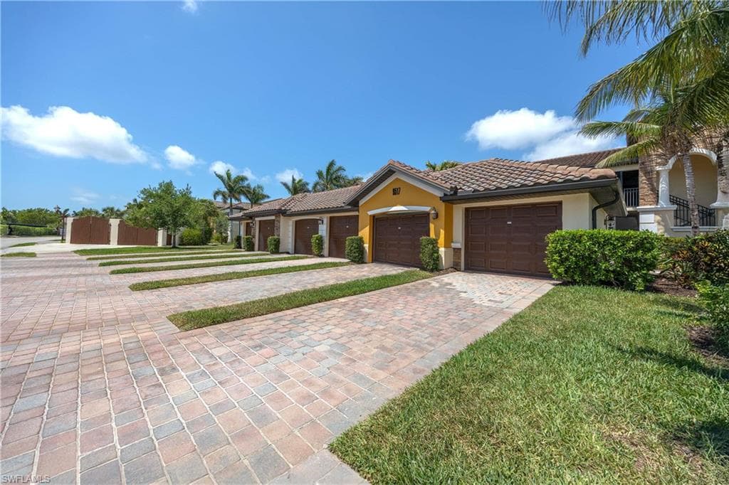 9517 Avellino Way 2215, Naples, FL 34113-28