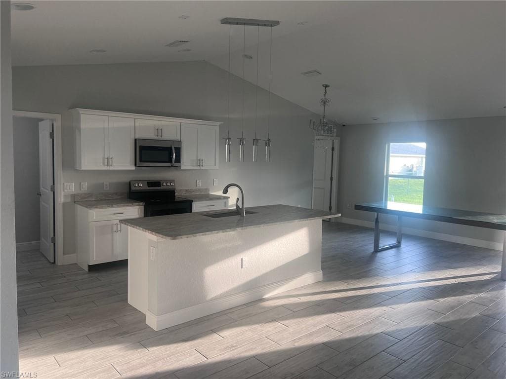 2422 21st Ave, Cape Coral, FL 33993-10