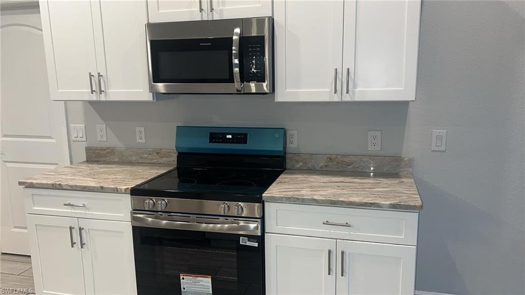 2422 21st Ave, Cape Coral, FL 33993-13