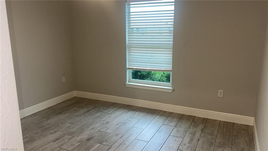 2422 21st Ave, Cape Coral, FL 33993-24