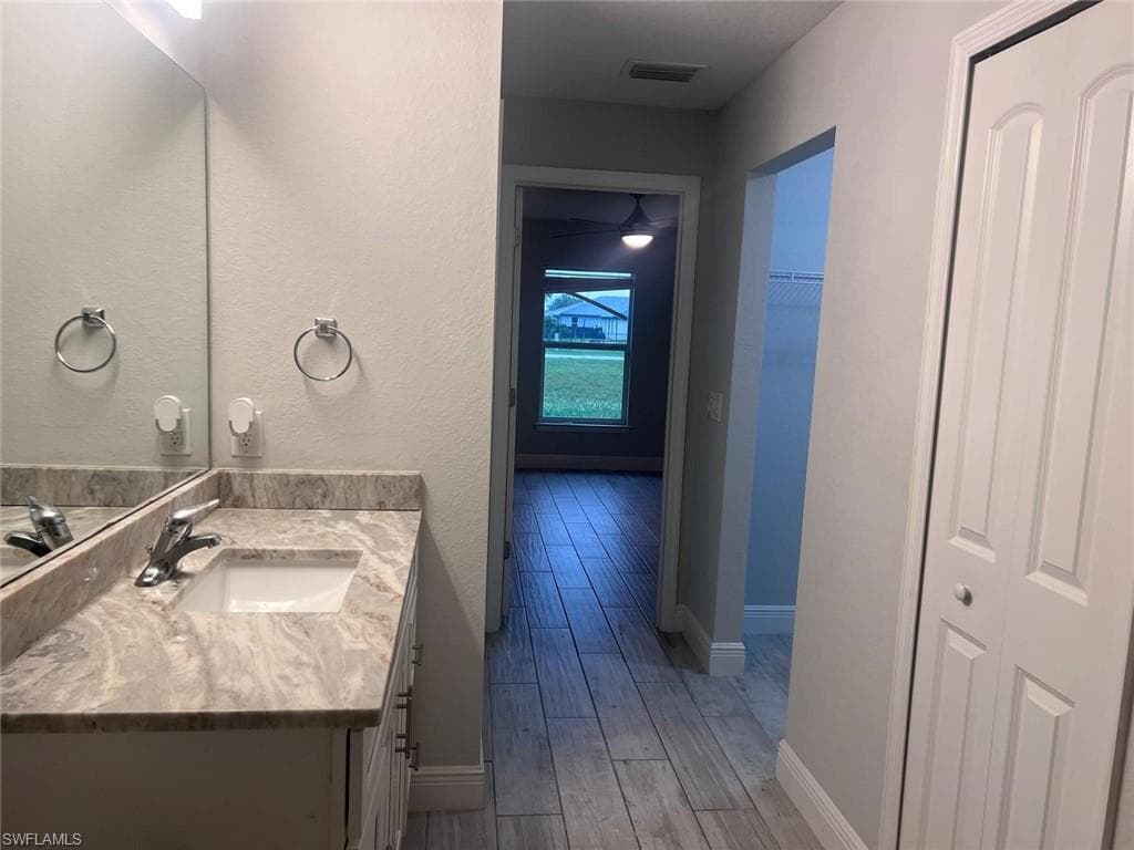 2422 21st Ave, Cape Coral, FL 33993-31