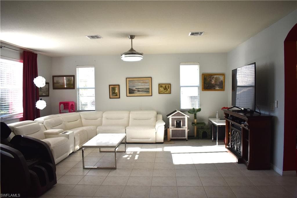 3424 Dandolo Cir, Cape Coral, FL 33909-8