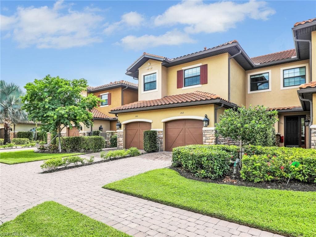 9685 Montelanico Loop SE 202, Naples, FL 34119-3