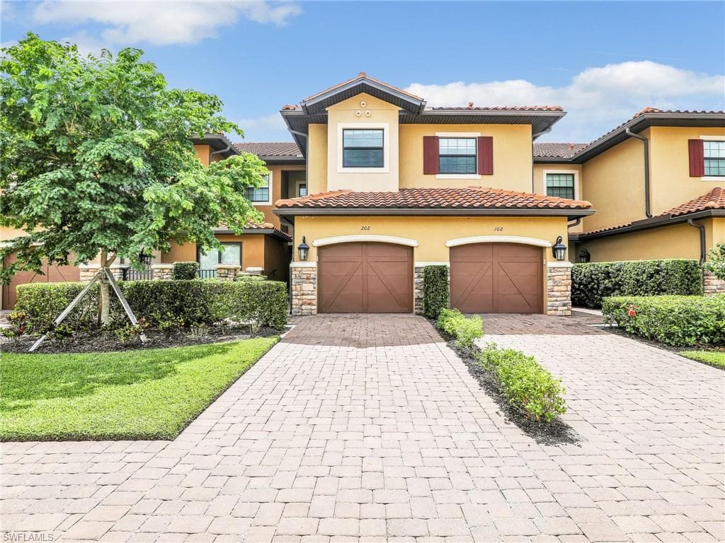 9685 Montelanico Loop SE 202, Naples, FL 34119-4
