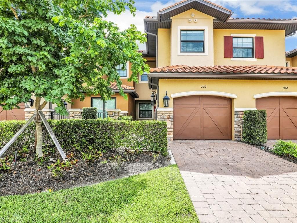 9685 Montelanico Loop SE 202, Naples, FL 34119-5