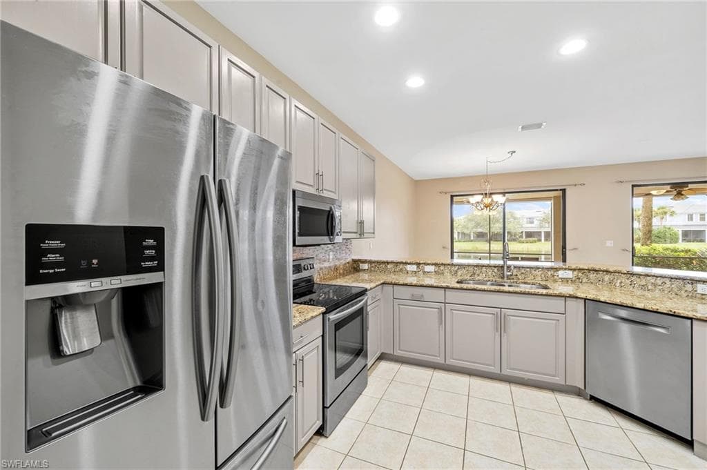 15662 Summit Place Cir 385, Naples, FL 34119-11