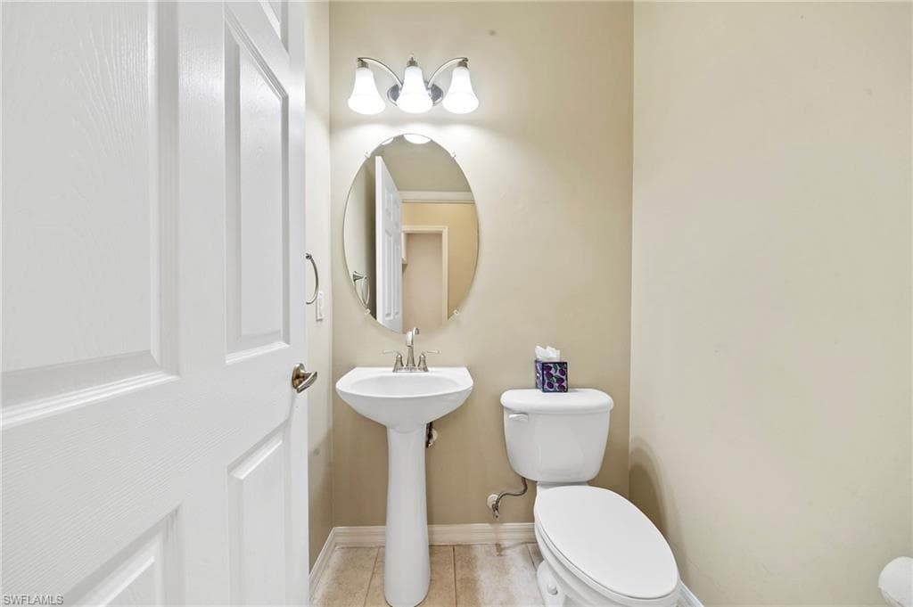 15662 Summit Place Cir 385, Naples, FL 34119-24