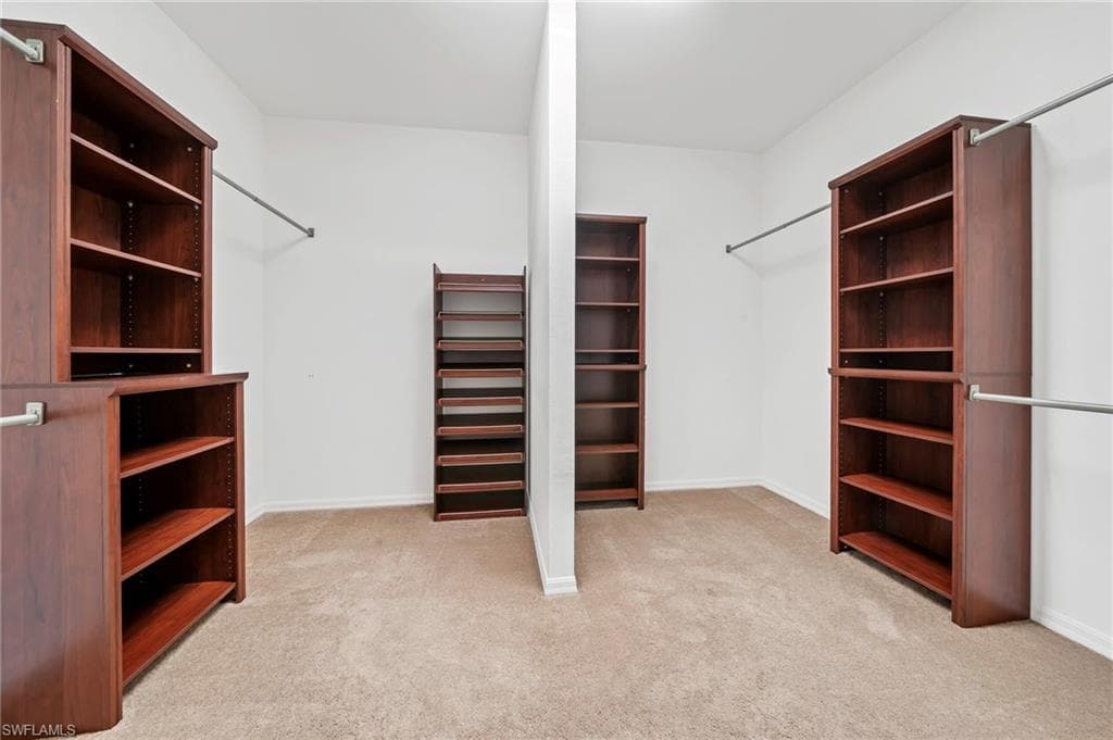 15662 Summit Place Cir 385, Naples, FL 34119-32