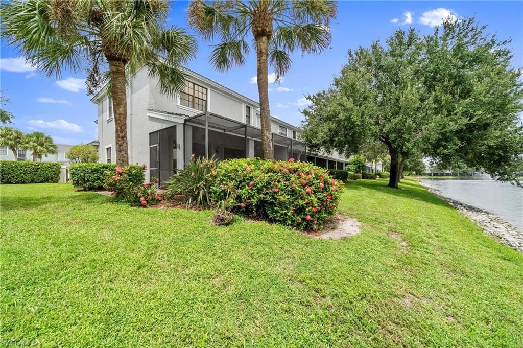 15662 Summit Place Cir 385, Naples, FL 34119-39