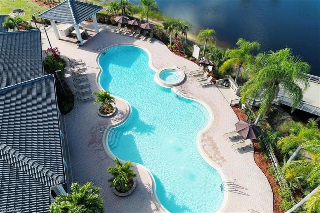 15662 Summit Place Cir 385, Naples, FL 34119-45