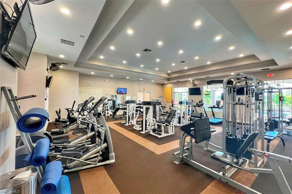 15662 Summit Place Cir 385, Naples, FL 34119-47