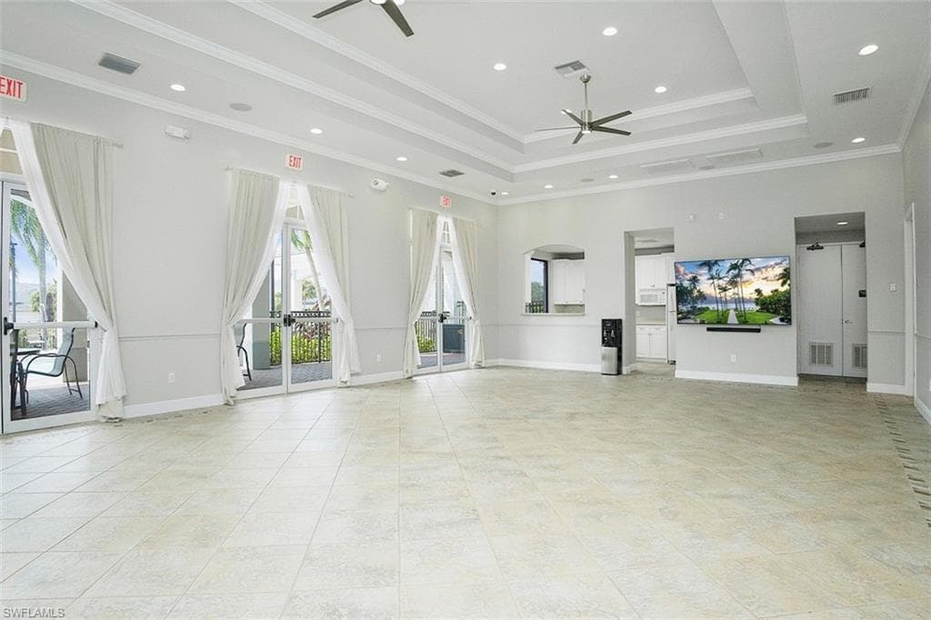 15662 Summit Place Cir 385, Naples, FL 34119-49