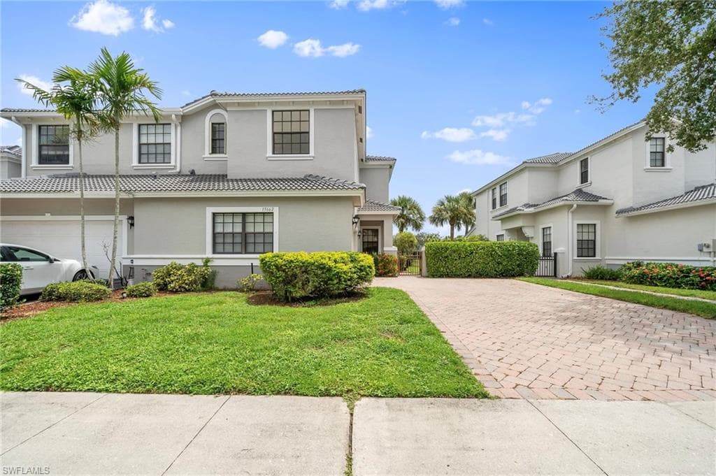 15662 Summit Place Cir 385, Naples, FL 34119-5