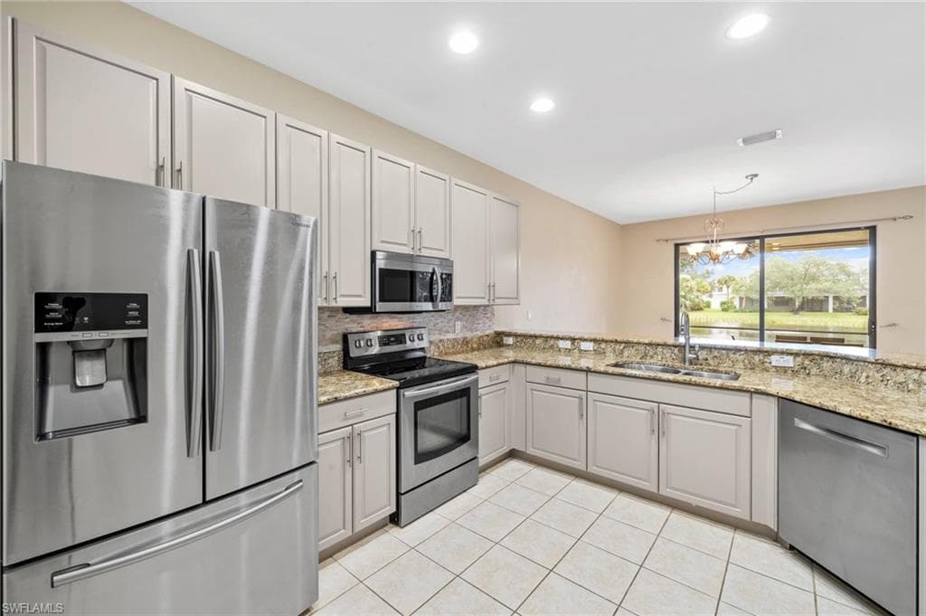 15662 Summit Place Cir 385, Naples, FL 34119-7