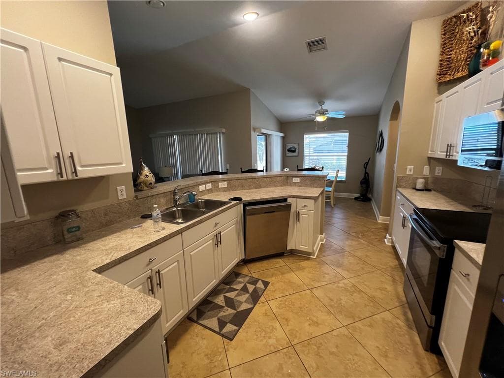 31 20th St, Cape Coral, FL 33991-8