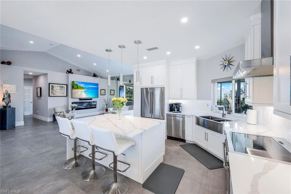 681 Diplomat Ct, Marco Island, FL 34145-11