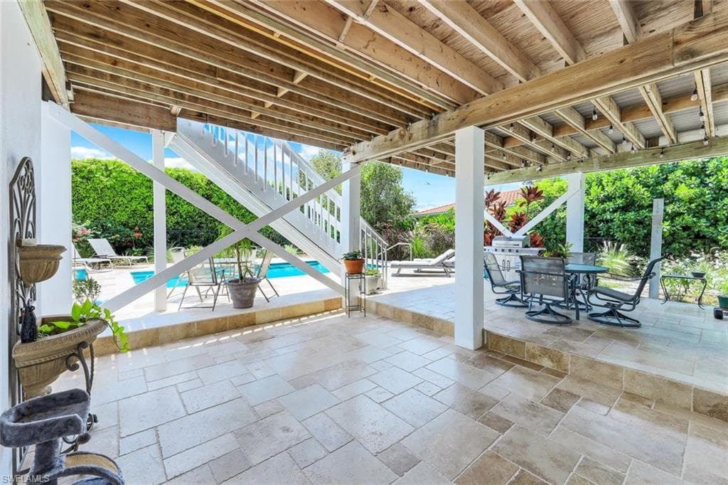 681 Diplomat Ct, Marco Island, FL 34145-24