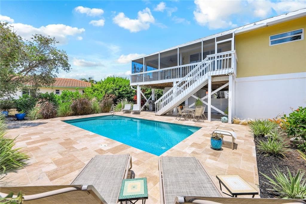 681 Diplomat Ct, Marco Island, FL 34145-26